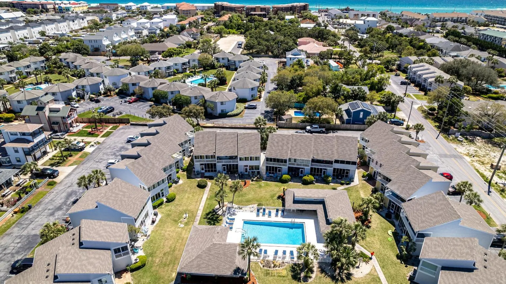 Sandpiper Cove 9230- By Holiday Isle Properties Destin